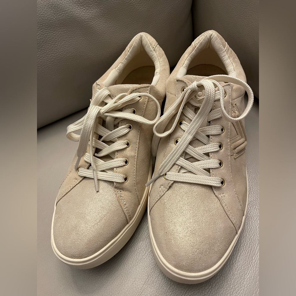 Vionic Kearny Platform Lace Up Sneakers Sz.9.5 - Picture 2 of 7